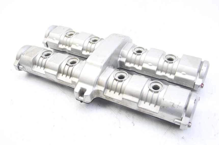 photo de COPERCHIO VALVOLE YAMAHA FZS FAZER 600 (2001 - 2003) - Stato della superficie e materiale