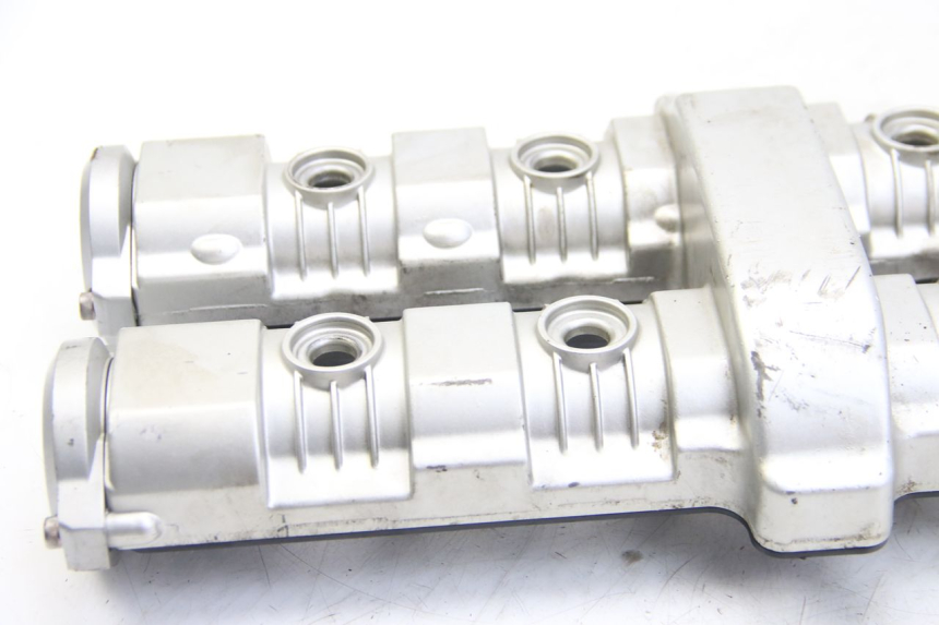 photo de COPERCHIO VALVOLE YAMAHA FZS FAZER 600 (2001 - 2003) - Marcature e riferimenti originali