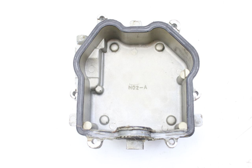 photo de COPERCHIO VALVOLE SYM HUSKY 125 (1999 - 2005) - Primo piano tecnico