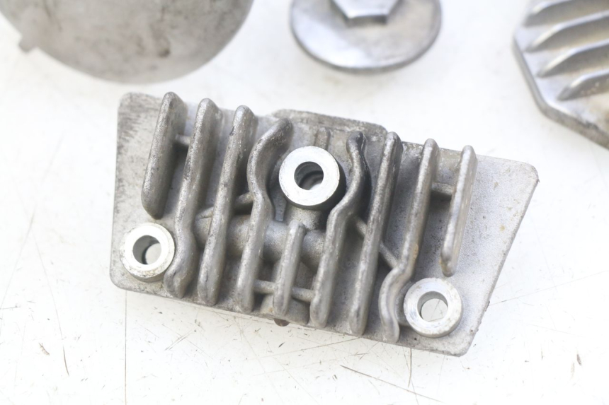 photo de COPERCHIO VALVOLE YCF PILOT 125 - Primo piano tecnico