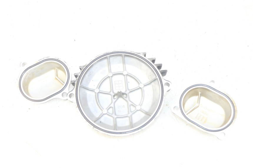 photo de COPERCHIO VALVOLE YAMAHA SR 125 (1982 - 2003) - Primo piano tecnico