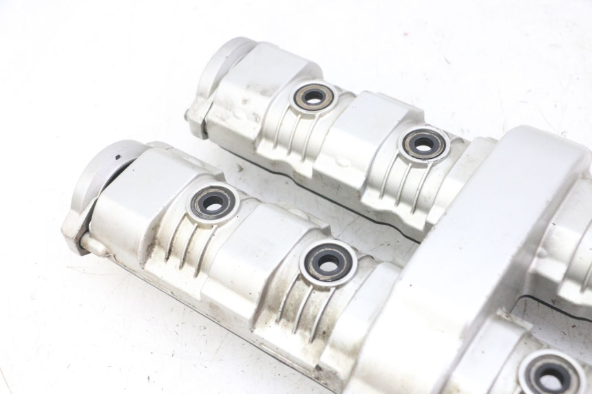 photo de COPERCHIO VALVOLE YAMAHA FZS FAZER 600 (2001 - 2003) - Altra vista dell'articolo
