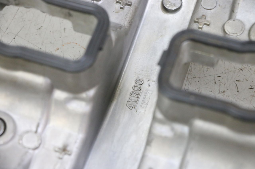 photo de COPERCHIO VALVOLE YAMAHA FZS FAZER 600 (2001 - 2003) - Altra angolazione