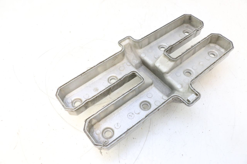 photo de CARTER TESTATA YAMAHA YZF R GENESIS 750 (1993 - 1998) - Dettagli dei punti di fissaggio