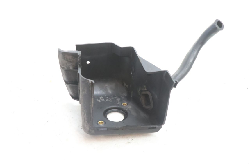 photo de COPERCHIO CILINDRO PIAGGIO FLY 2T 50 (2004 - 2017) - Dettagli dei punti di fissaggio