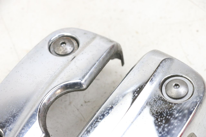 photo de COPERCHIO CILINDRO SUZUKI GZ MARAUDER 125 (1998 - 2004) - Primo piano tecnico