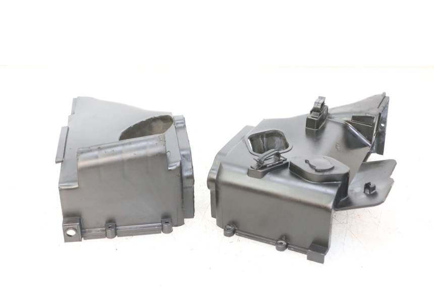 photo de COPERCHIO CILINDRO PEUGEOT VIVACITY 125 (2010 - 2017) - Dettagli dei punti di fissaggio