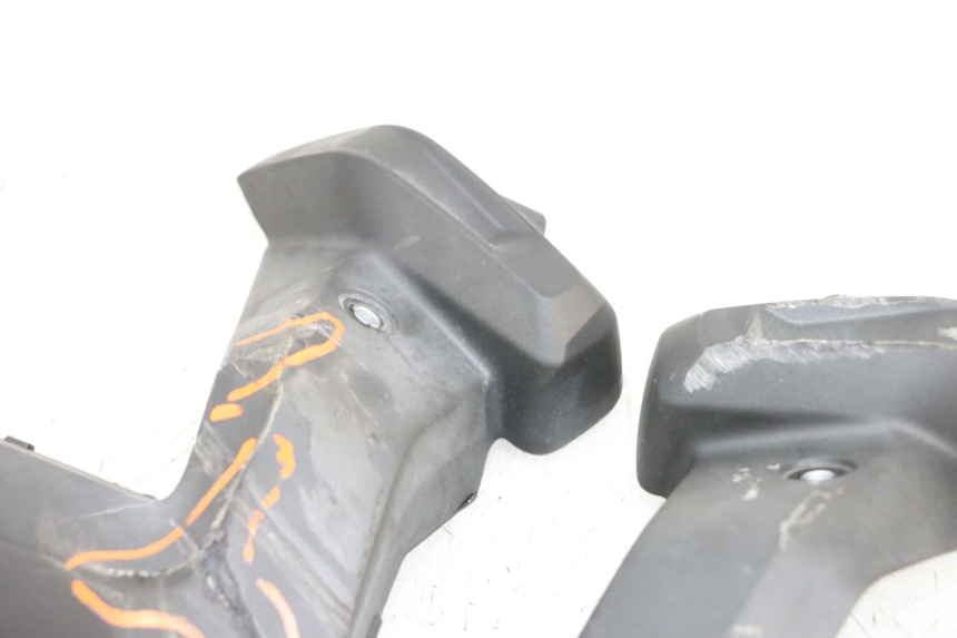 photo de COPERCHIO CILINDRO BMW R GS 1250 (2021 - 2024) - Marcature e riferimenti originali