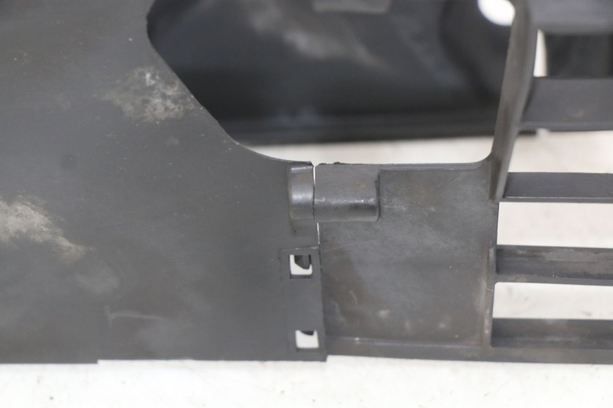 photo de COPERCHIO CILINDRO SYM SYMPHONY 125 (2009 - 2015) - Dettagli dei punti di fissaggio