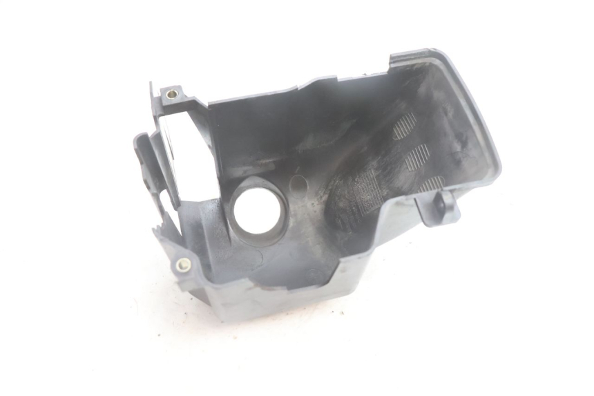 photo de COPERCHIO CILINDRO PEUGEOT VIVACITY 100 (1999 - 2008) - Primo piano tecnico