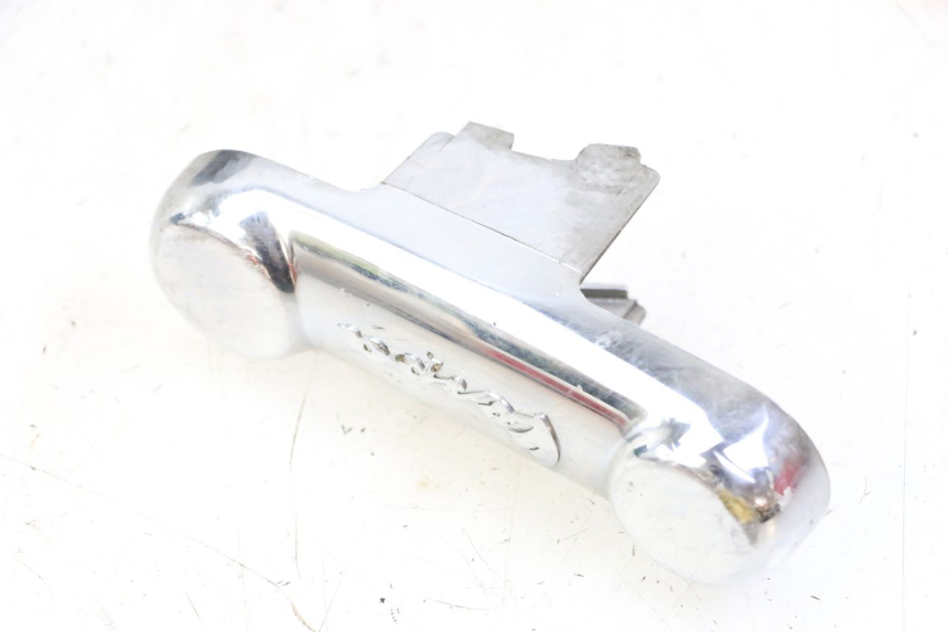 photo de PROTEZIONE FORCELLA PIAGGIO VESPA S 2T 50 (2007 - 2014) - Dettagli dei punti di fissaggio