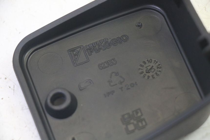 photo de POMPA FRENO COPERCHIO PIAGGIO MP3 125 (2006 - 2014) - Primo piano tecnico