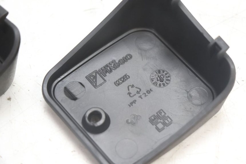 photo de POMPA FRENO COPERCHIO PIAGGIO MP3 125 (2006 - 2014) - Primo piano tecnico