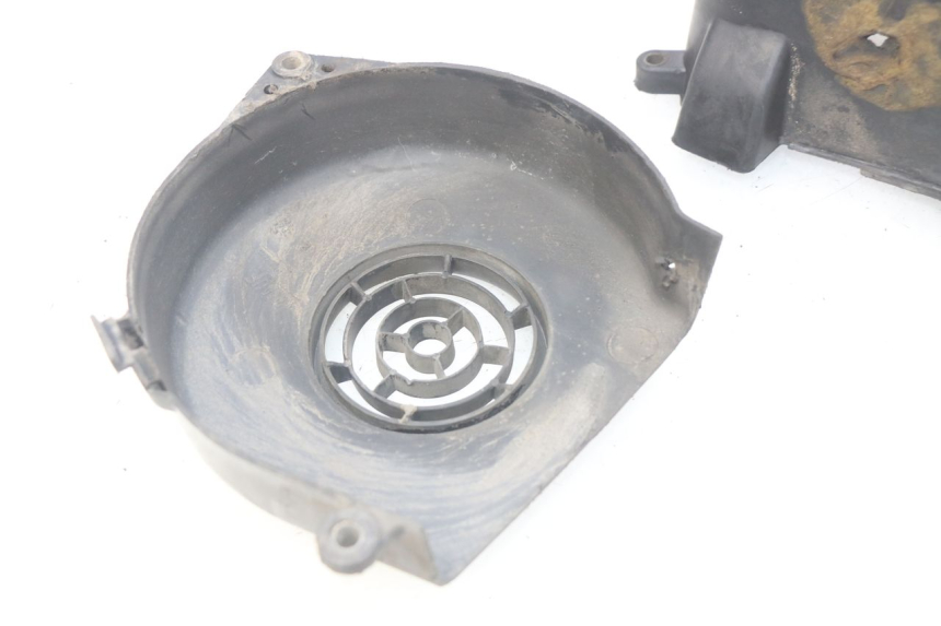 photo de CACHE MOTORE PEUGEOT KISBEE 2T 50 (2010 - 2017) - Dettagli dei punti di fissaggio