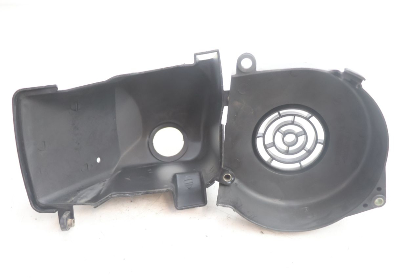 photo de CACHE MOTORE PEUGEOT KISBEE 2T 50 (2010 - 2017) - Dettagli dei punti di fissaggio