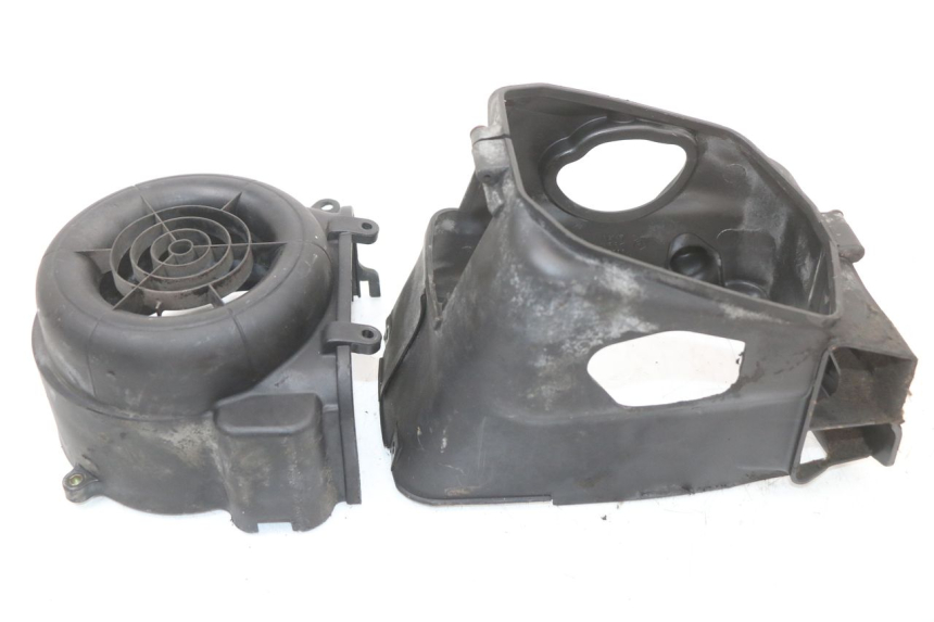 photo de COPERCHIO MOTORE  RENAULT KOURANOS 125 (2001 - 2004) - Dettagli dei punti di fissaggio