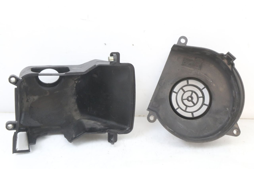 photo de COPERCHIO MOTORE  PEUGEOT STREETZONE I 2T 50 (2018 - 2020) - Dettaglio del componente