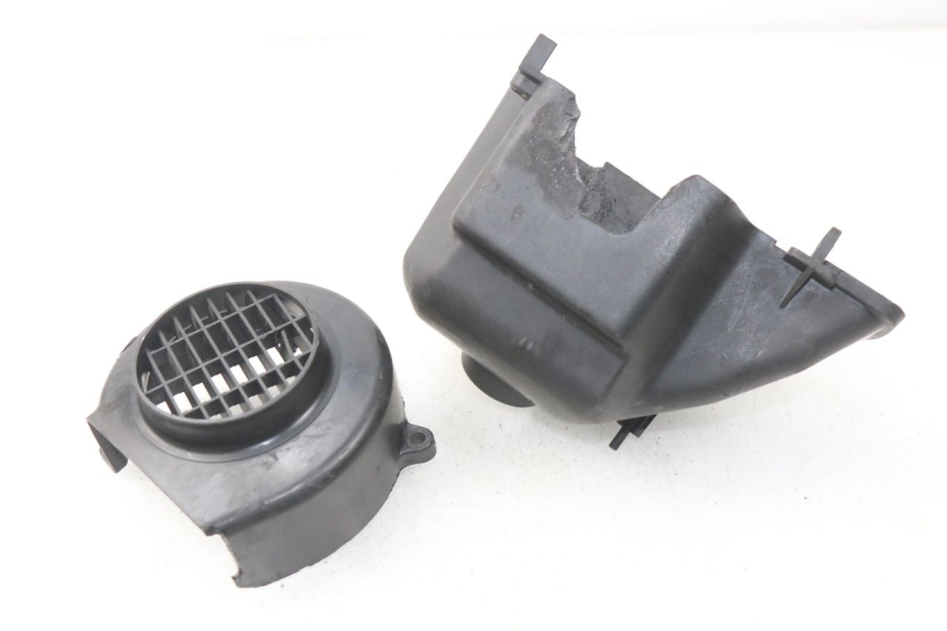 photo de COPERCHIO MOTORE  PEUGEOT VIVACITY 100 (1999 - 2008) - Zoom sullo stato d'uso