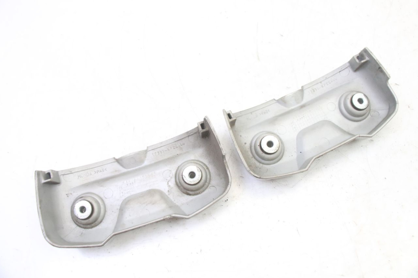 photo de COPERCHIO MOTORE HONDA XLV VARADERO 125 (2000 - 2006) - Dettagli dei punti di fissaggio