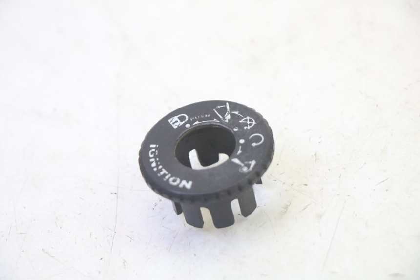 photo de COPERCHIO BLOCCHETTO ACCENSIONE QUADRO 4 4D 350 (2015 - 2018) - Dettaglio del componente