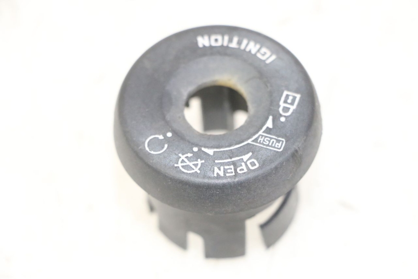 photo de Tappo serratura MBK BOOSTER SPIRIT NAKED 50 (2004 - 2017) - Vista principale