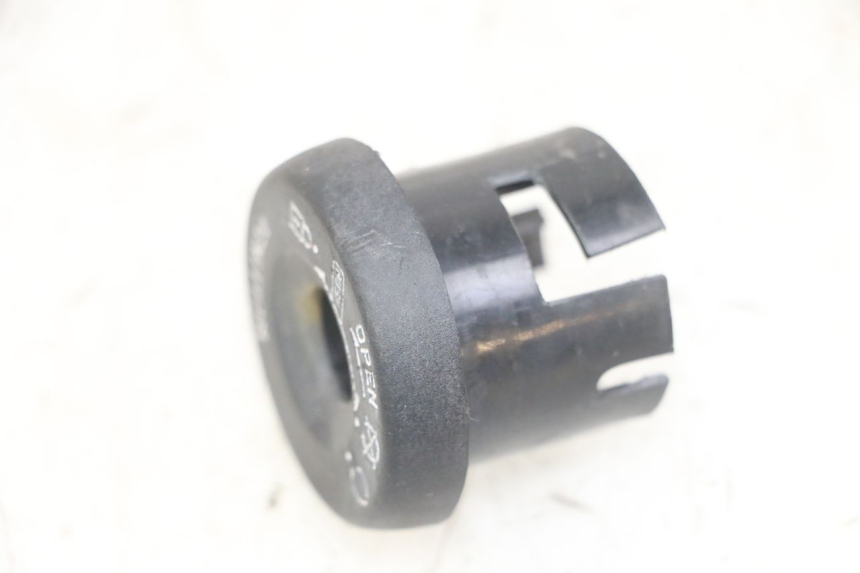 photo de Tappo serratura MBK BOOSTER SPIRIT NAKED 50 (2004 - 2017) - Zoom sullo stato d'uso