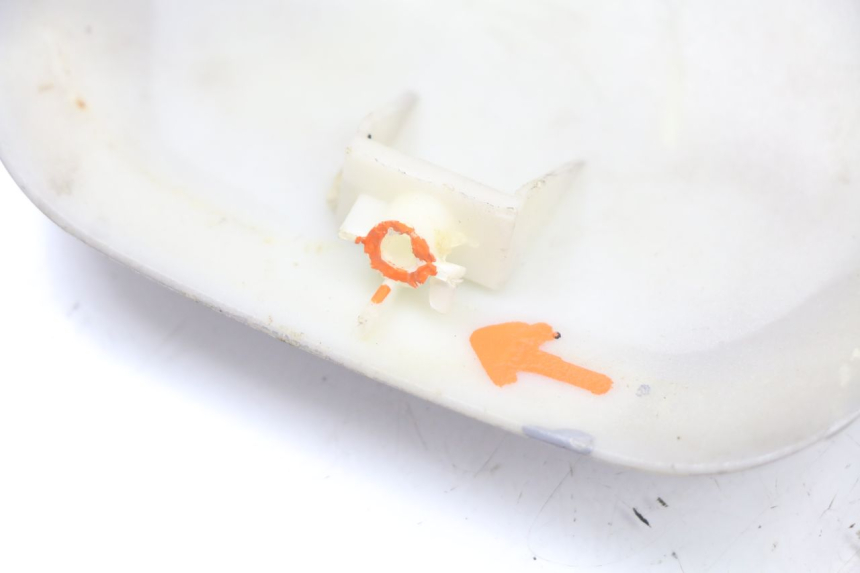 photo de COPERCHIO BLOCCHETTO ACCENSIONE LONGJIA EASY MAX 125 (2020 - 2024) - Stato della superficie e materiale