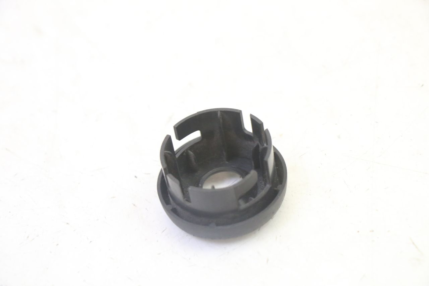 photo de COPERCHIO BLOCCHETTO ACCENSIONE HONDA FES S-WING SWING ABS 125 (2007 - 2015) - Zoom sullo stato d'uso