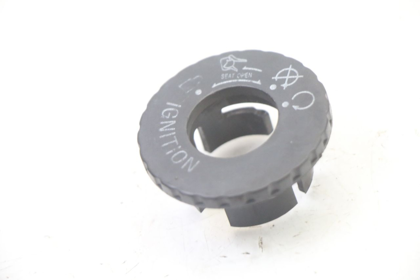 photo de COPERCHIO BLOCCHETTO ACCENSIONE SYM FIDDLE 125 (2008 - 2010) - Vista principale