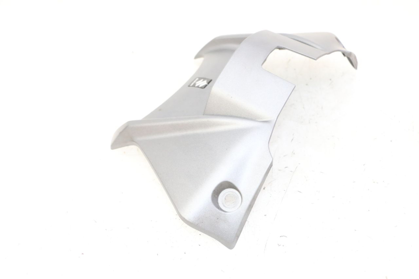 photo de COPERCHIO BLOCCHETTO ACCENSIONE SUZUKI GSR 750 (2011 - 2017) - Altra angolazione