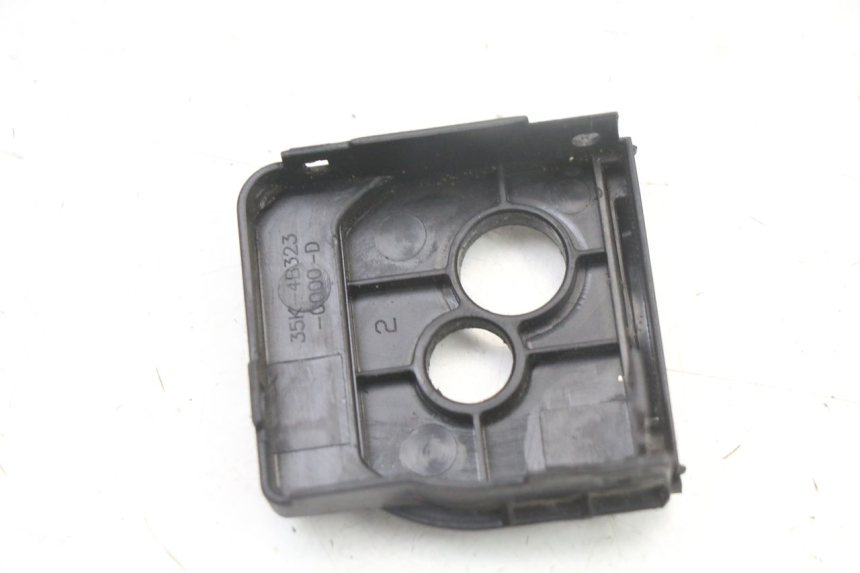 photo de COPERCHIO BLOCCHETTO ACCENSIONE HONDA PCX (JF57/JF64) 125 (2014 - 2018) - Primo piano tecnico
