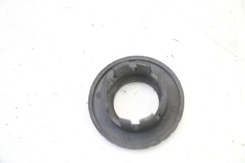 photo de COPERCHIO BLOCCHETTO ACCENSIONE SYM JET 14 4T 50 (2018 - 2022) - Zoom sullo stato d'uso