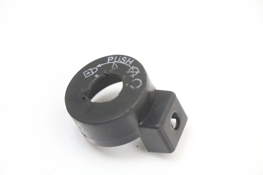 photo de COPERCHIO BLOCCHETTO ACCENSIONE PEUGEOT KISBEE 4T 50 (2018 - 2022) - Dettaglio del componente