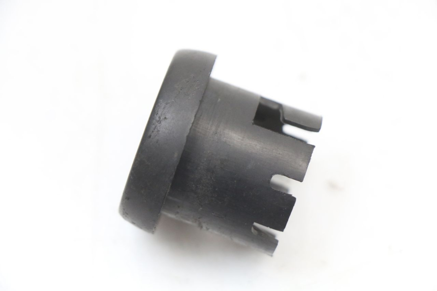 photo de COPERCHIO BLOCCHETTO ACCENSIONE RENAULT KOURANOS 125 (2001 - 2004) - Dettaglio del componente