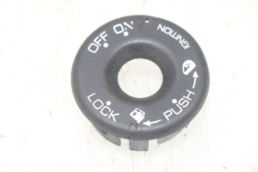 photo de COPERCHIO BLOCCHETTO ACCENSIONE PIAGGIO MP3 HPE 300 (2019 - 2026) - Vista principale