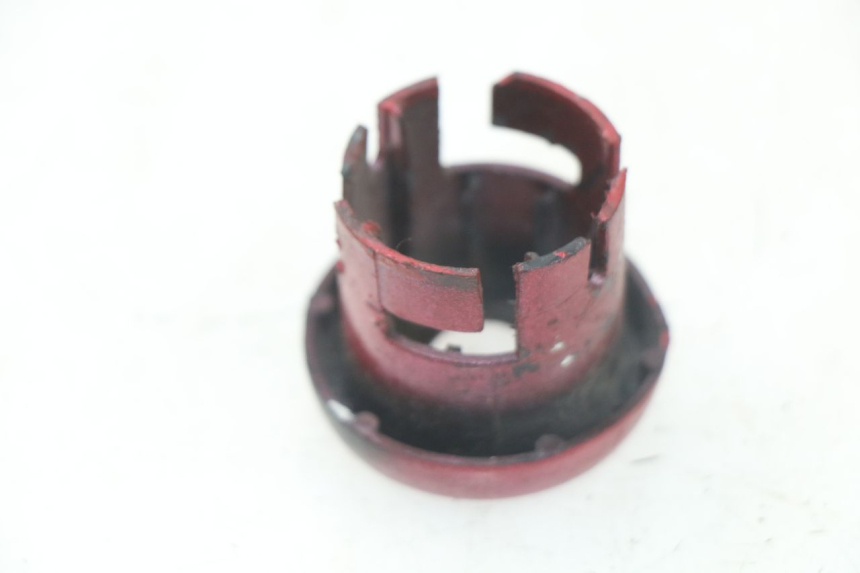 photo de Tappo serratura MBK OVETTO ONE 2T 50 (2013 - 2017) - Dettaglio del componente