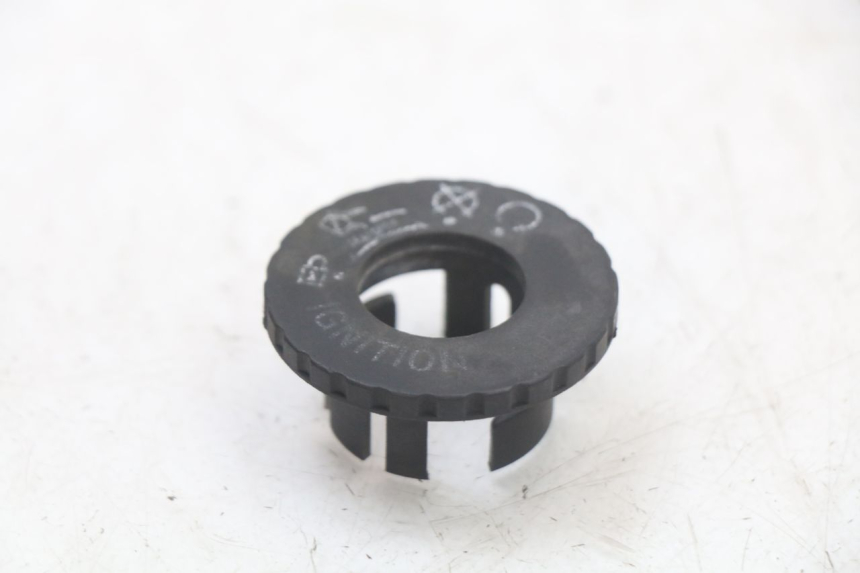 photo de COPERCHIO BLOCCHETTO ACCENSIONE PEUGEOT BELVILLE 125 (2017 - 2021) - Vista principale