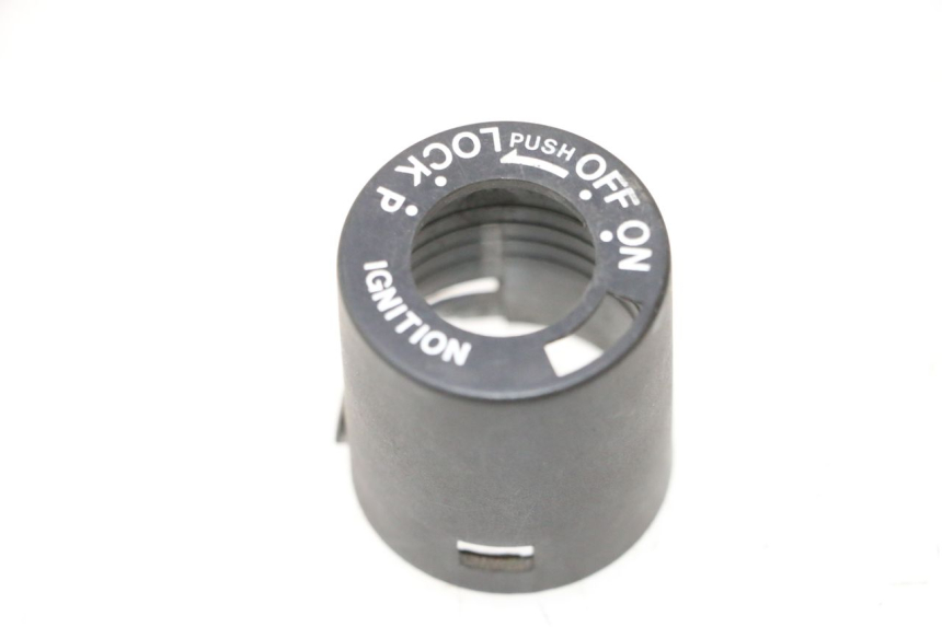 photo de COPERCHIO BLOCCHETTO ACCENSIONE DUCATI SS IE DS CARENEE 1000 (2002 - 2006) - Vista principale