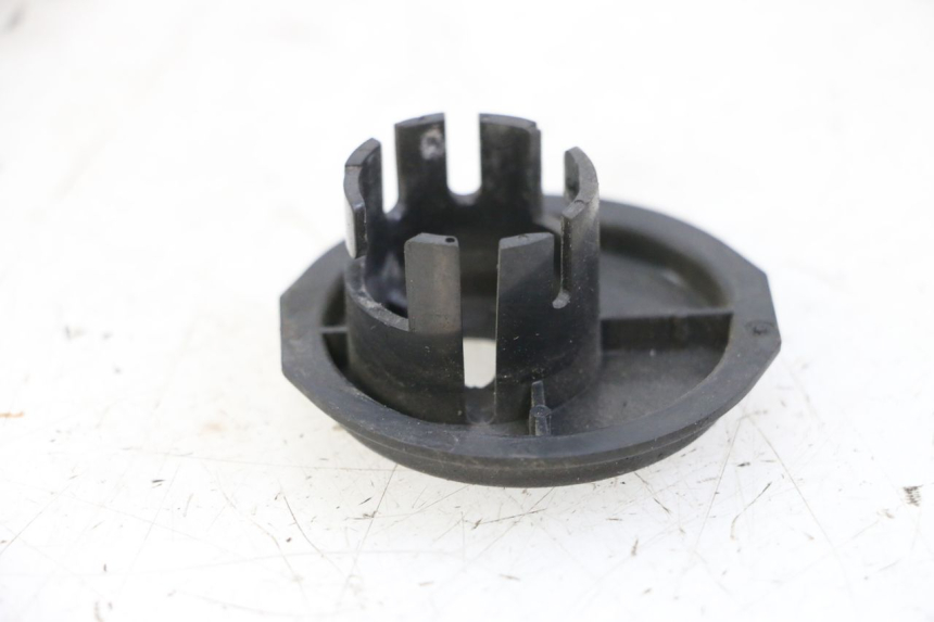 photo de COPERCHIO BLOCCHETTO ACCENSIONE SUZUKI BURGMAN 125 (2015 - 2017) - Zoom sullo stato d'uso