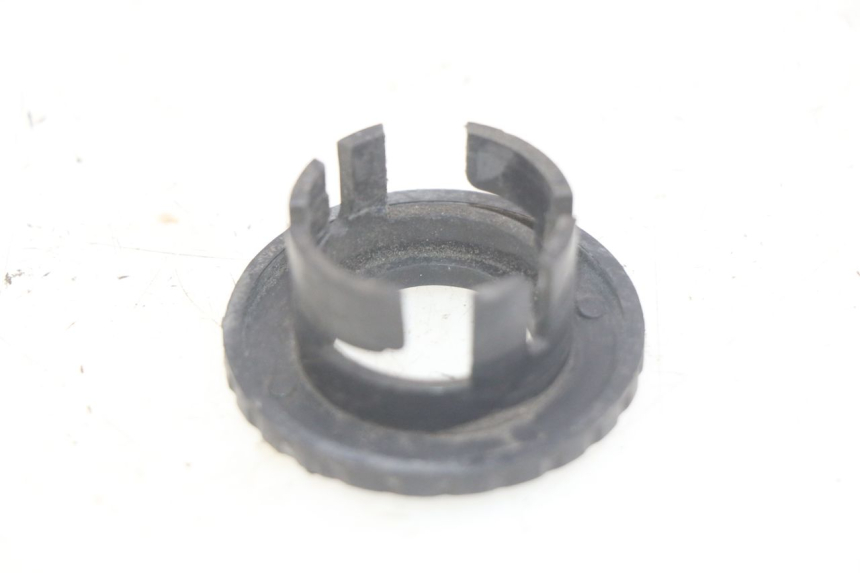 photo de COPERCHIO CHIAVE SYM SYMPHONY 125 (2009 - 2015) - Dettaglio del componente