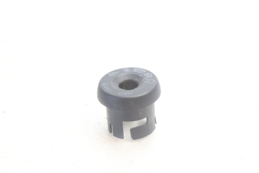 photo de COPERCHIO CHIAVE YAMAHA YP MAJESTY 125 (2002 - 2006) - Vista principale