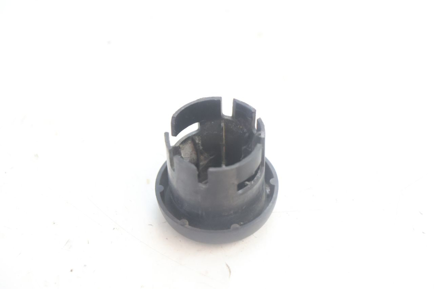 photo de COPERCHIO CHIAVE YAMAHA YP MAJESTY 125 (2002 - 2006) - Altra angolazione