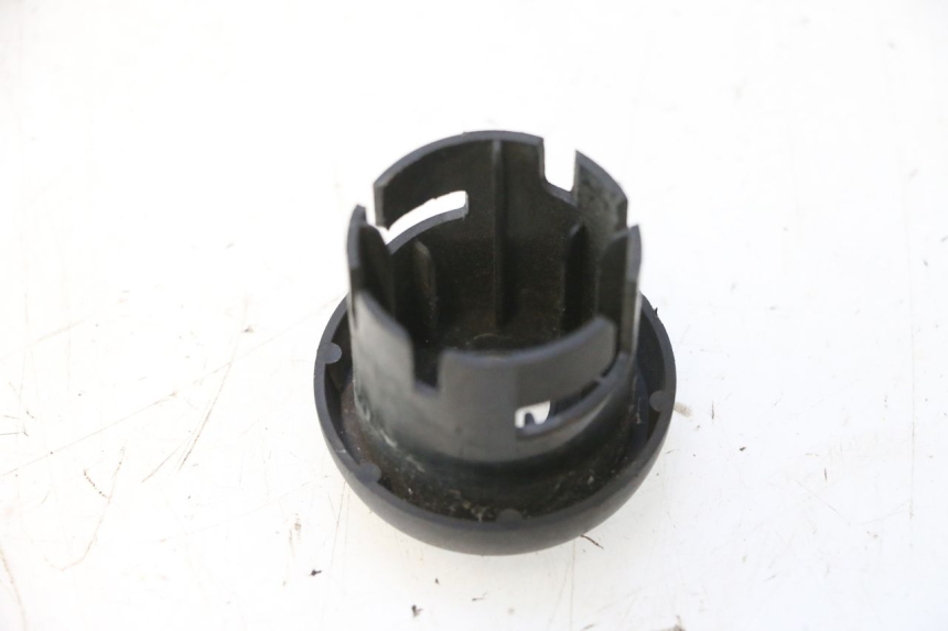 photo de Tappo serratura YAMAHA YP MAJESTY 125 (1998 - 2001) - Dettaglio del componente