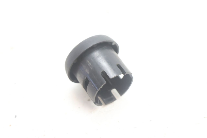 photo de COPERCHIO CHIAVE YAMAHA YP MAJESTY 125 (2002 - 2006) - Zoom sullo stato d'uso