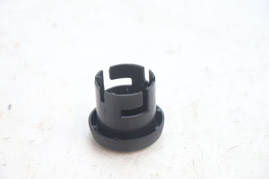 photo de COPERCHIO CHIAVE YAMAHA YP MAJESTY 125 (2002 - 2006) - Zoom sullo stato d'uso