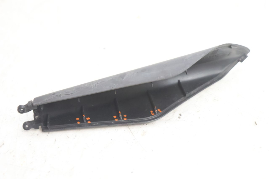 photo de SPECCHI CARENA PIAGGIO X8 STREET 125 (2006 - 2007) - Stato della superficie e materiale