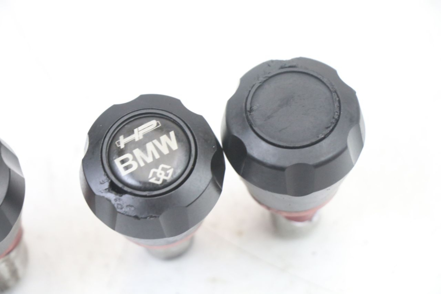 photo de COPRI RUOTA BMW S RR ABS S1000RR 1000 (2015 - 2018) - Dettagli dei punti di fissaggio