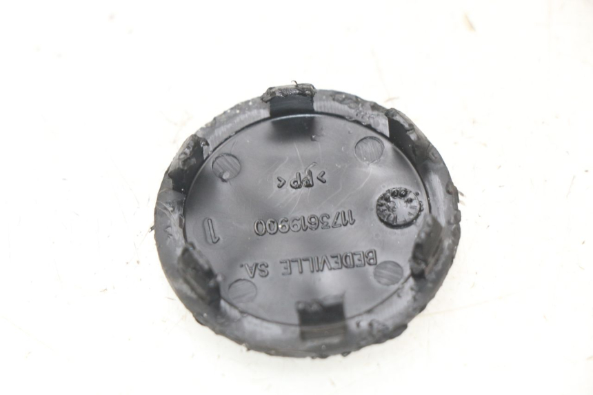 photo de PROTEZIONE RUOTA PEUGEOT ELYSTAR 50 (2002 - 2014) - Zoom sullo stato d'uso