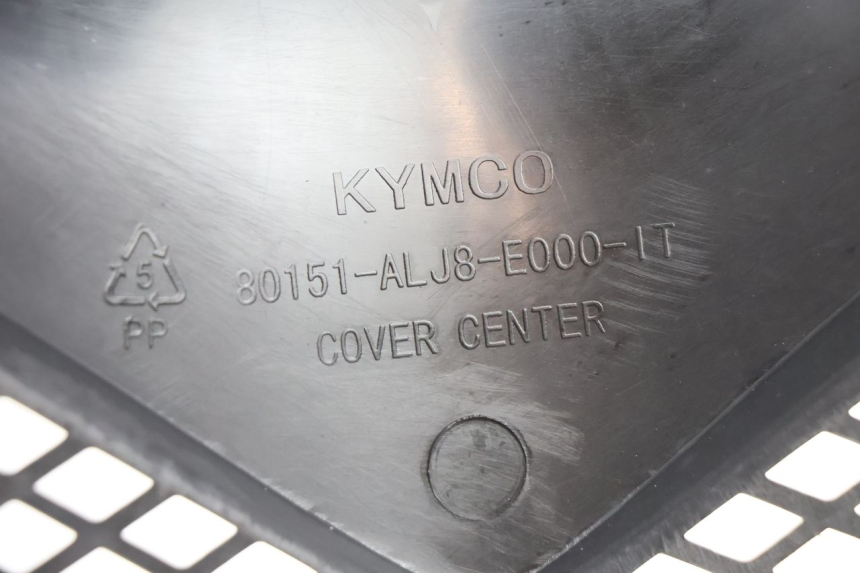 photo de CARENA SOTTO SELLA KYMCO AGILITY CITY 16P 125 (2015 - 2024) - Dettagli dei punti di fissaggio