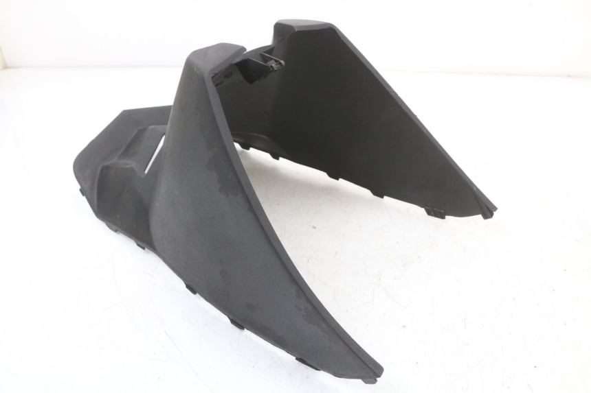 photo de COPERCHIO SOTTO SELLA KYMCO AGILITY FR 2T 50 (2012 - 2017) - Primo piano tecnico